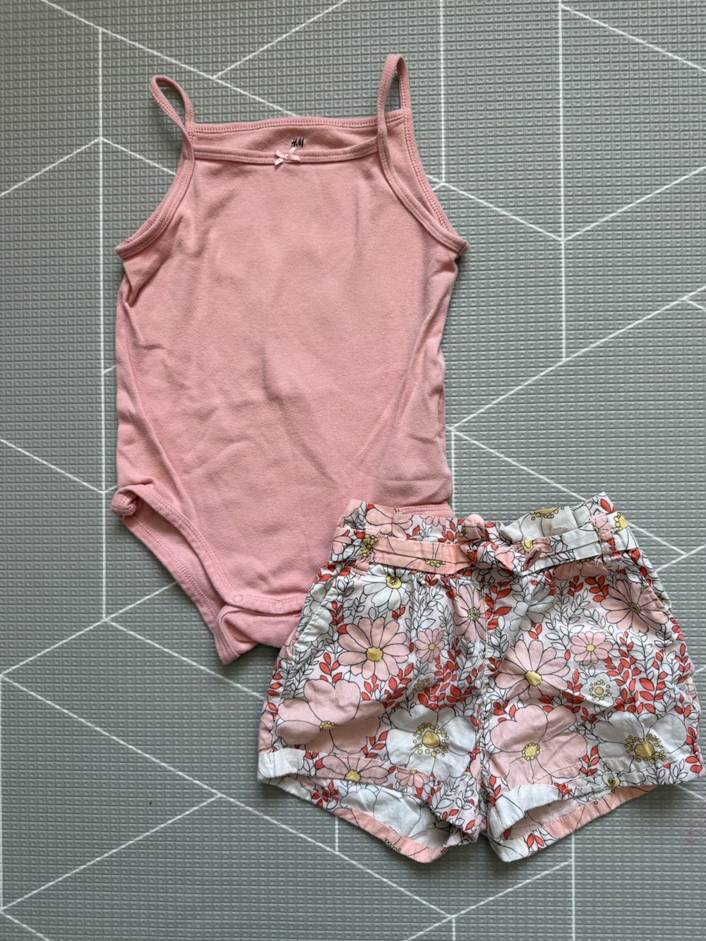 GAP|Baby girl/toddler set,Blush Pink Tank Bodysuit & Floral Shorts•••3T,Boho